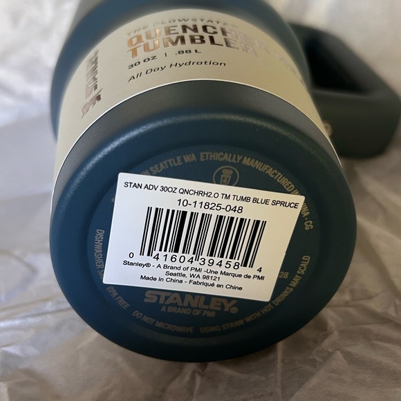 Blue Spruce Stanley 30 oz FlowState Tumbler Brand new! - Picture 3 of 8